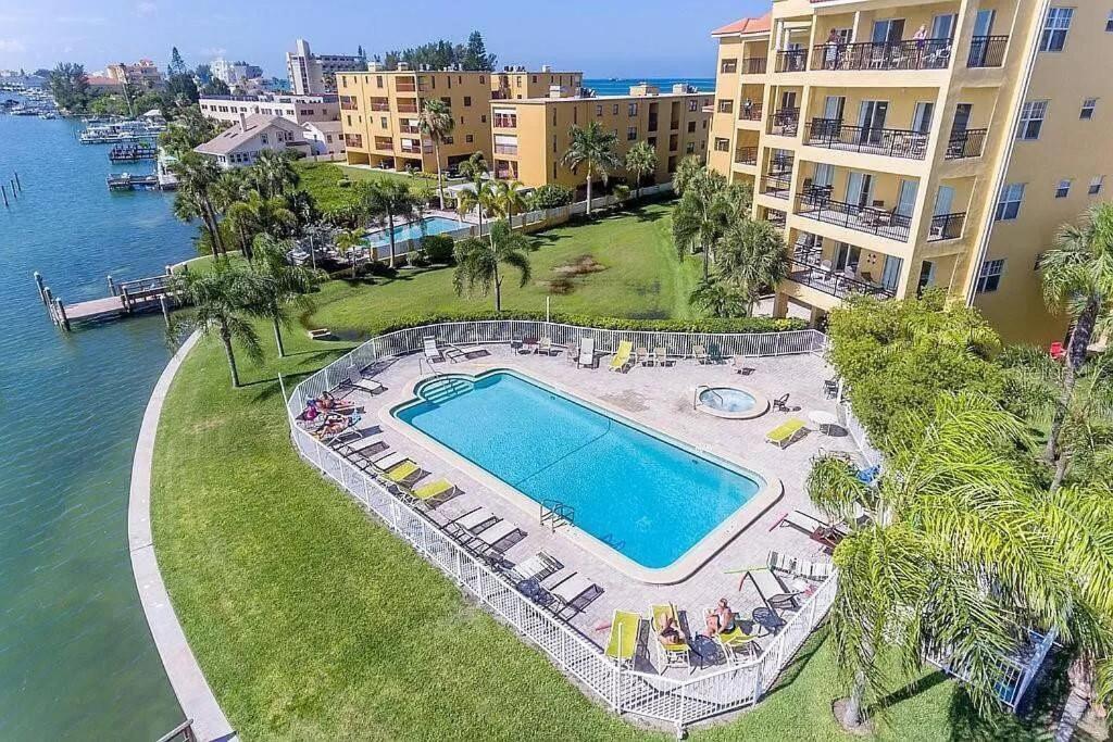 סיינט פיט ביץ' Treasure Island Beach Retreat מראה חיצוני תמונה